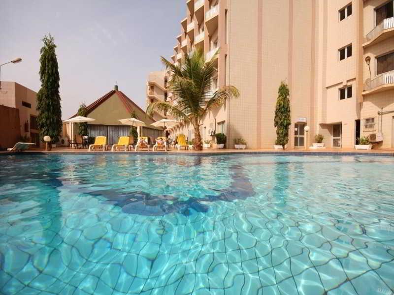 Acropole Hotel Котону Екстериор снимка