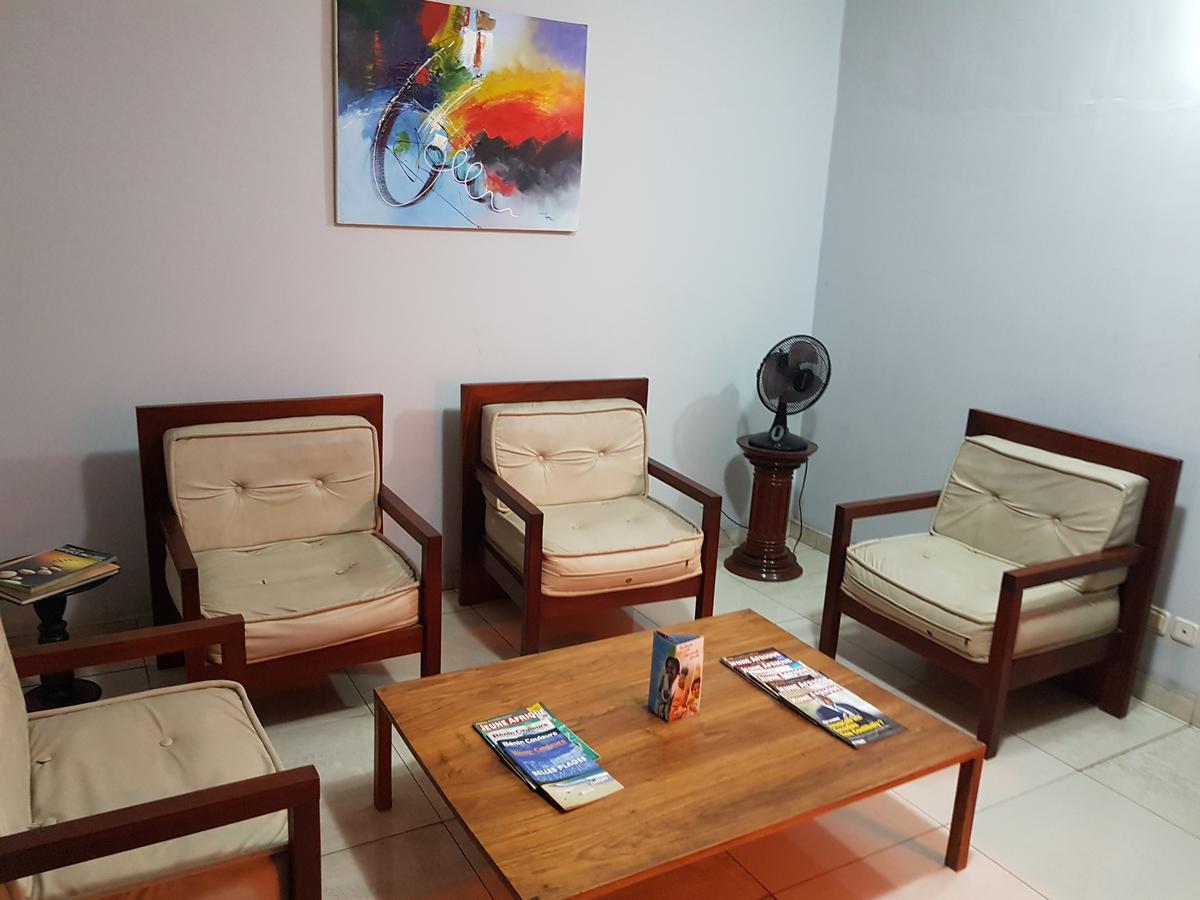 Acropole Hotel Котону Екстериор снимка