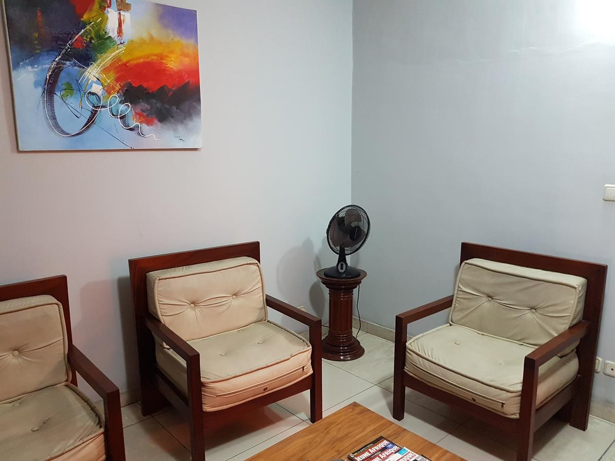 Acropole Hotel Котону Екстериор снимка