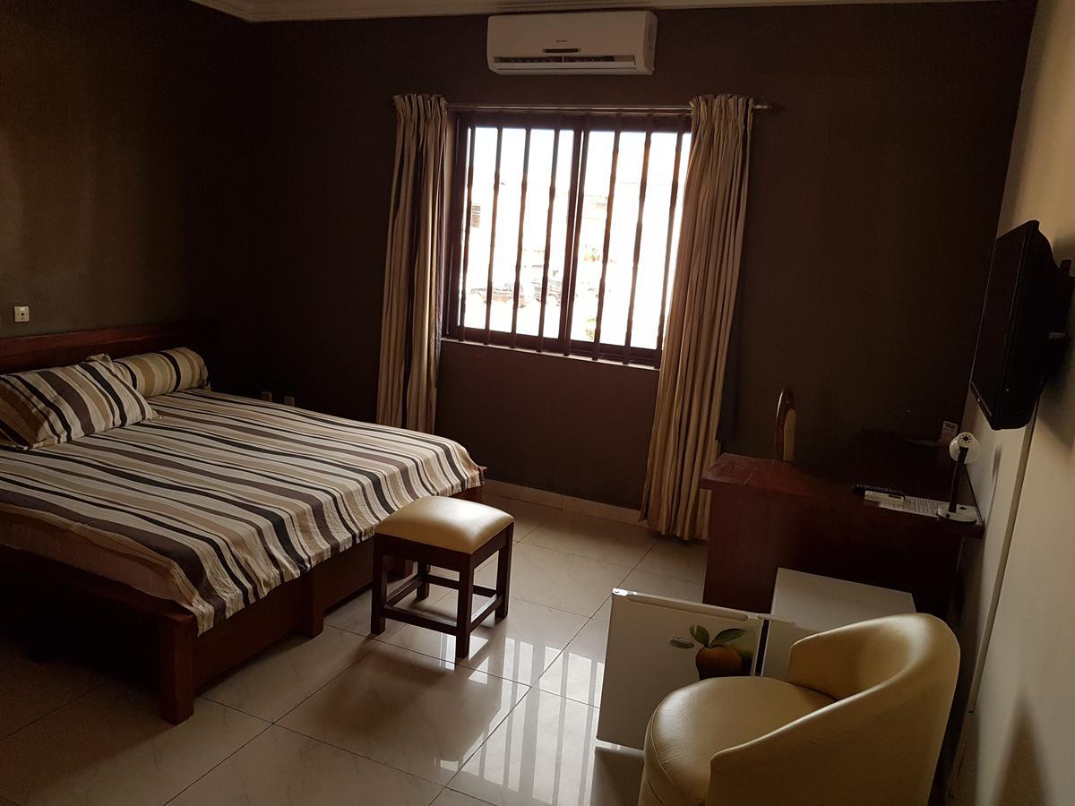 Acropole Hotel Котону Екстериор снимка