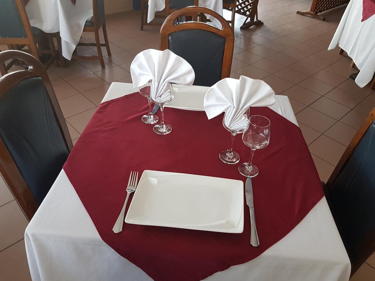 Acropole Hotel Котону Екстериор снимка
